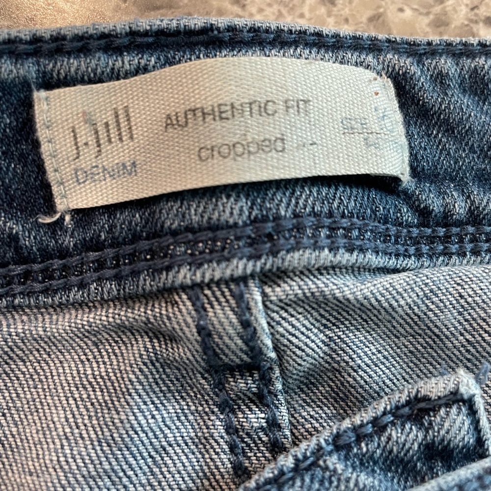 J. Jill Authentic Fit Cropped Denim Floral embroidery size 16 Pocket jeans - Picture 3 of 5
